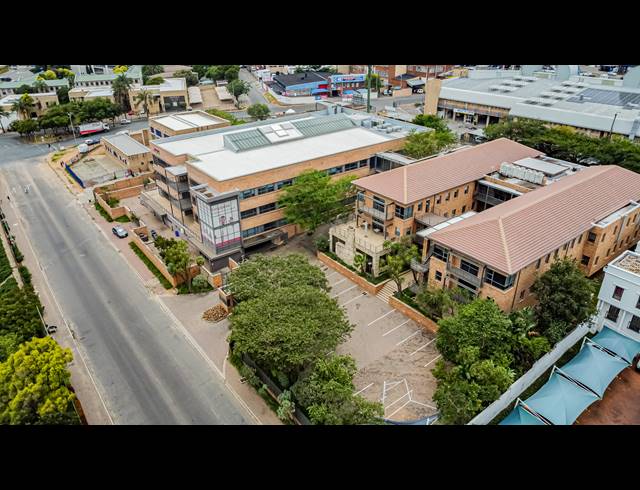 1,552M² OFFICE TO LET IN FERNDALE